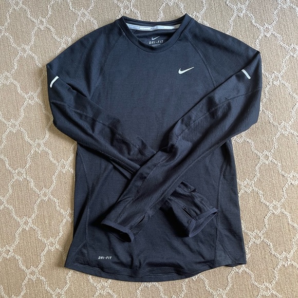 Nike. Dri - Fit  Long Sleeve. Athletic Top. - Picture 1 of 3